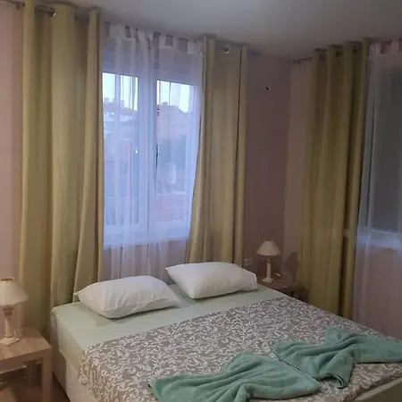 Къща за гости House Обзор