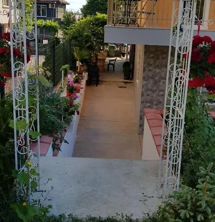 House Къща за гости *